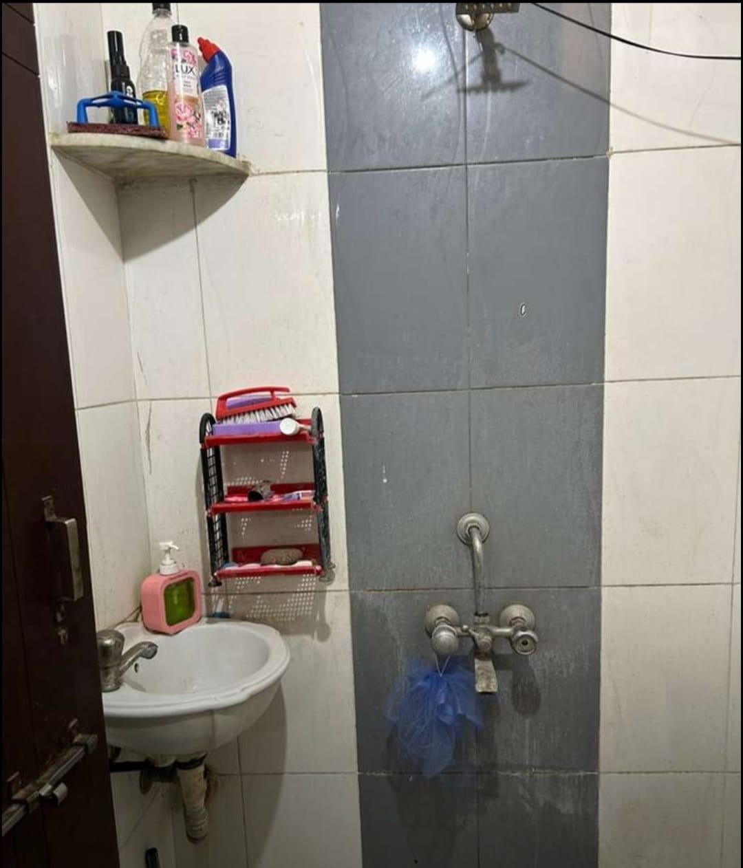 Bachelours Rooms